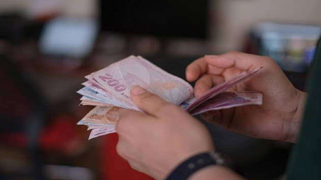 Çalışanlar dikkat! Dev banka Türkiye'de asgari ücret için rakam verdi: İşte dikkat çeken o oran 9